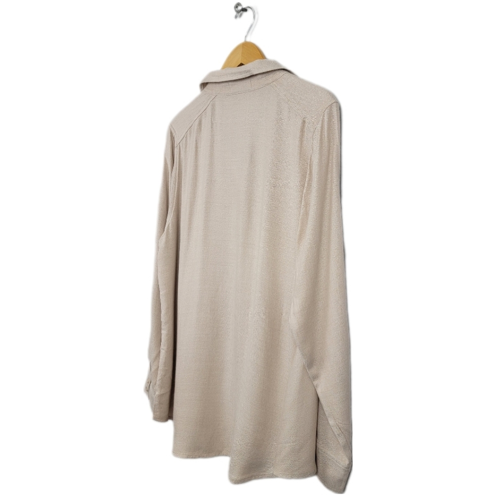 🆕️Side Stitch Los Angeles Soft Flowy Longsleeve Button-up Shirt - Picture 6 of 7